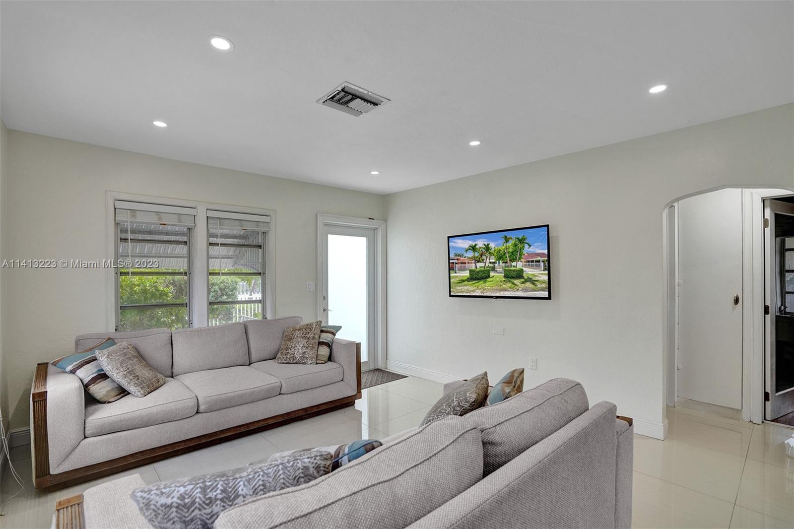121 NW 34th Ave