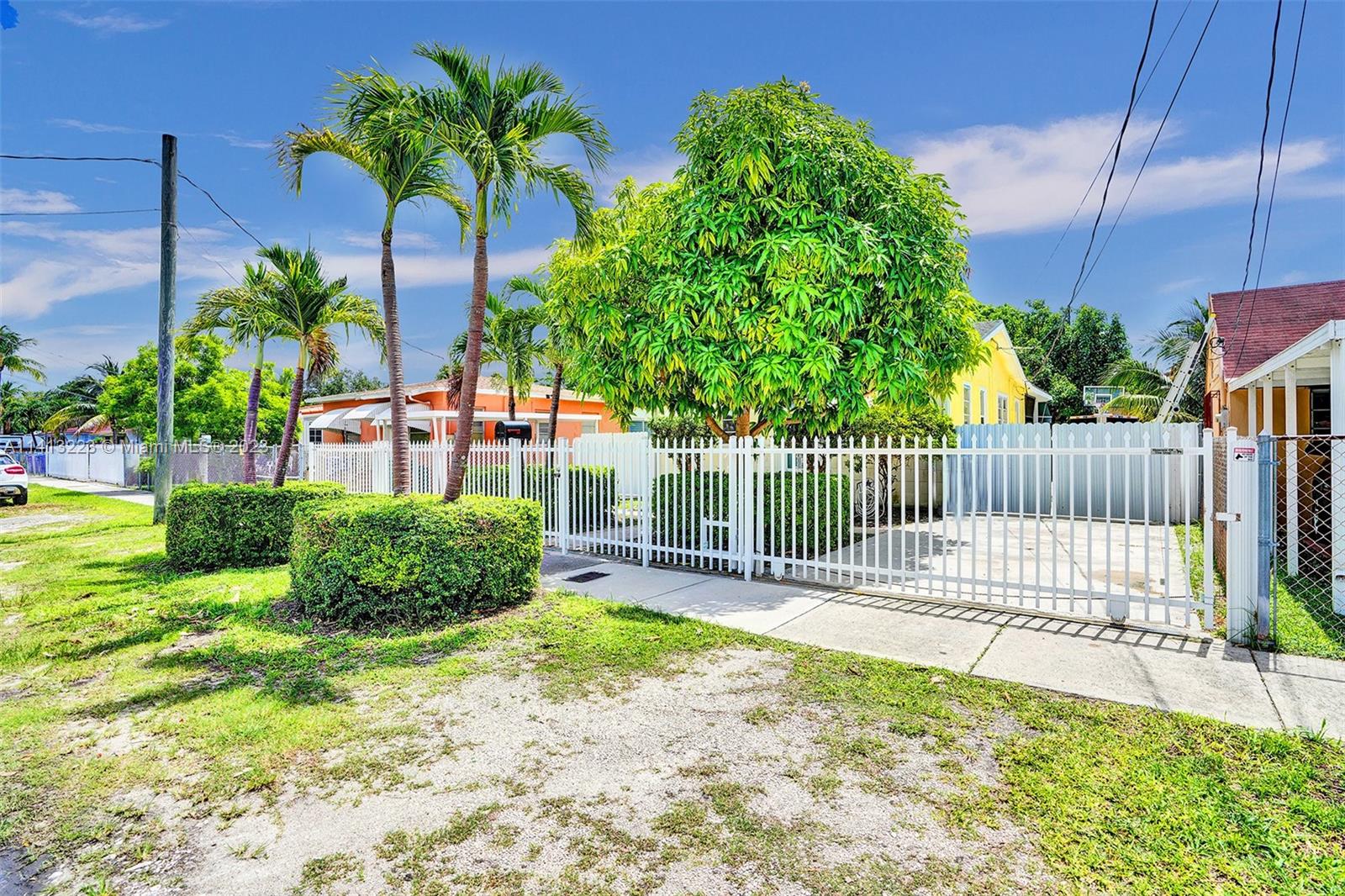 121 NW 34th Ave