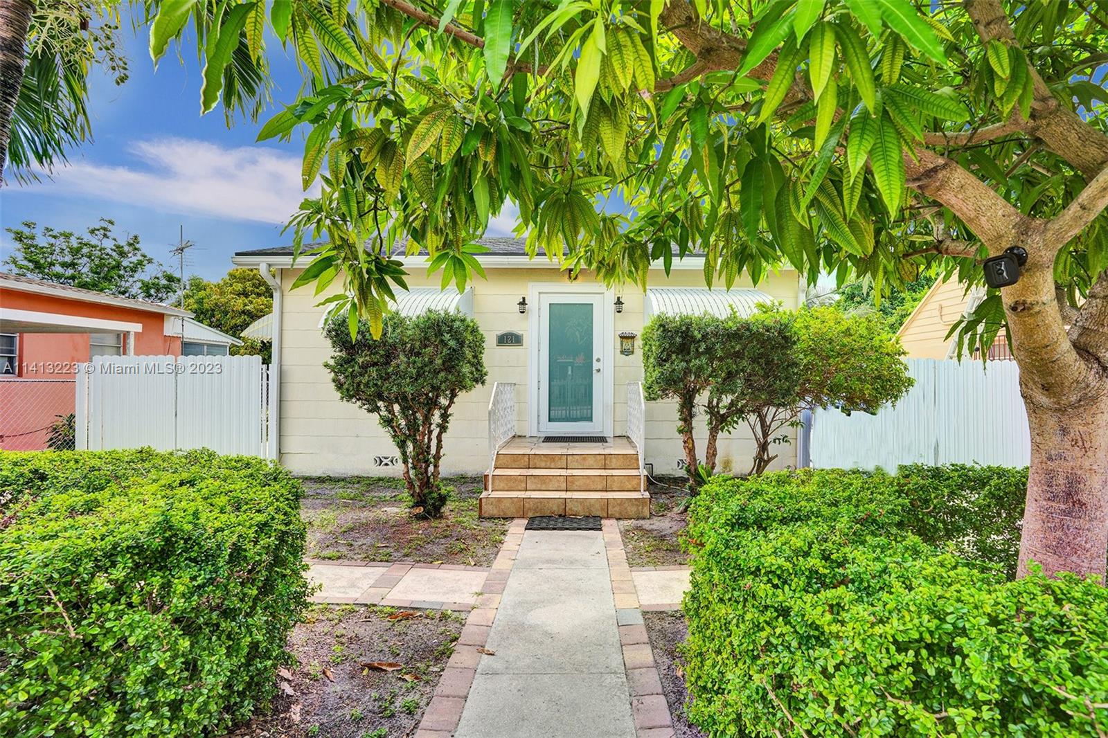 121 NW 34th Ave