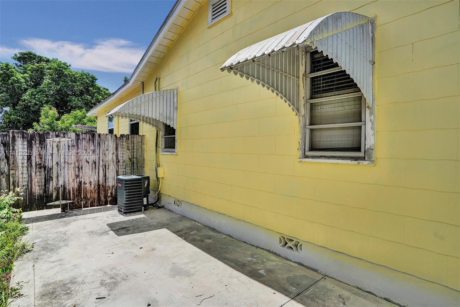 121 NW 34th Ave