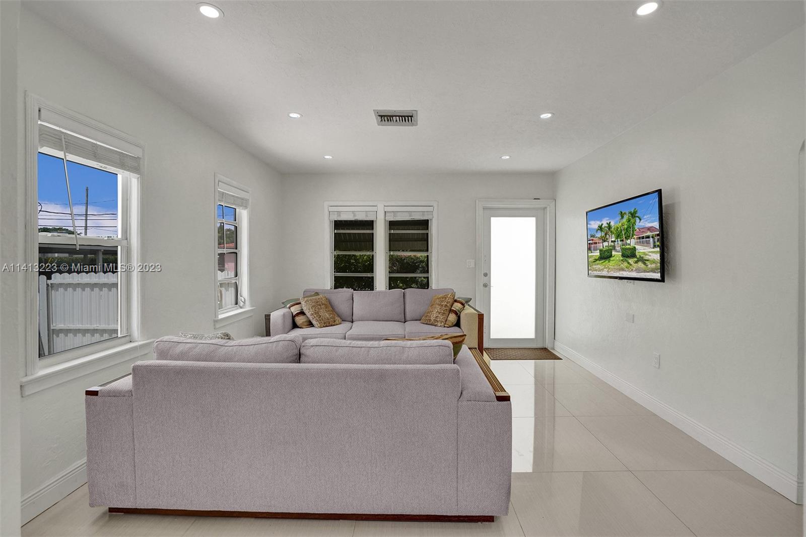 121 NW 34th Ave