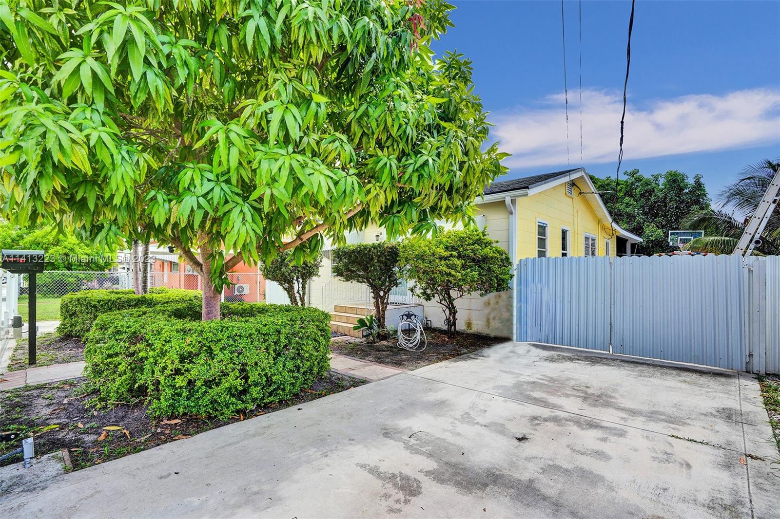 121 NW 34th Ave