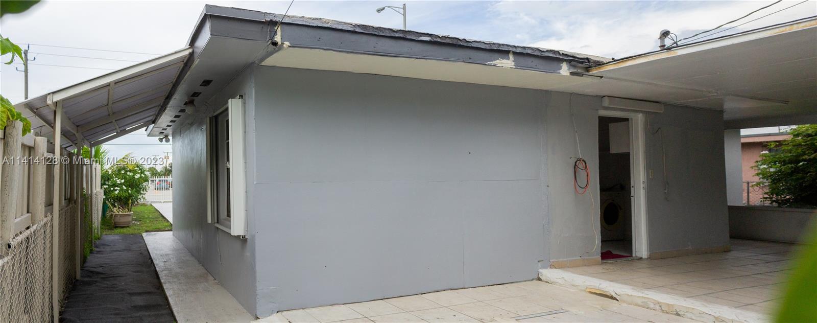 1420 E 10th Ave