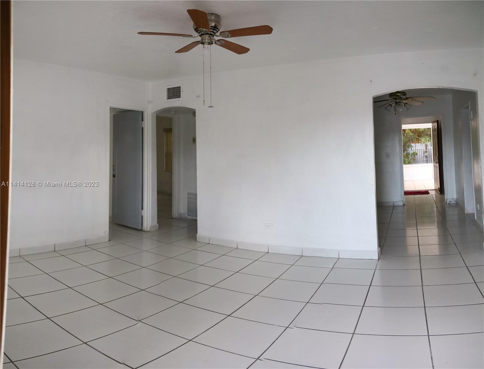 1420 E 10th Ave