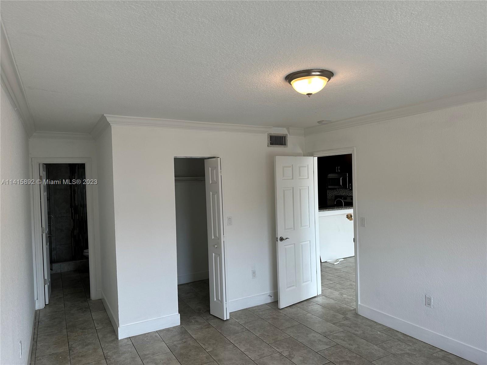 365 NE 125th St # 401