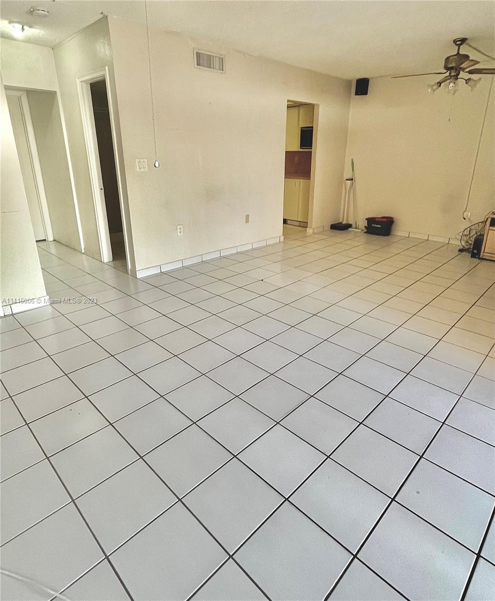857 W 79th Pl