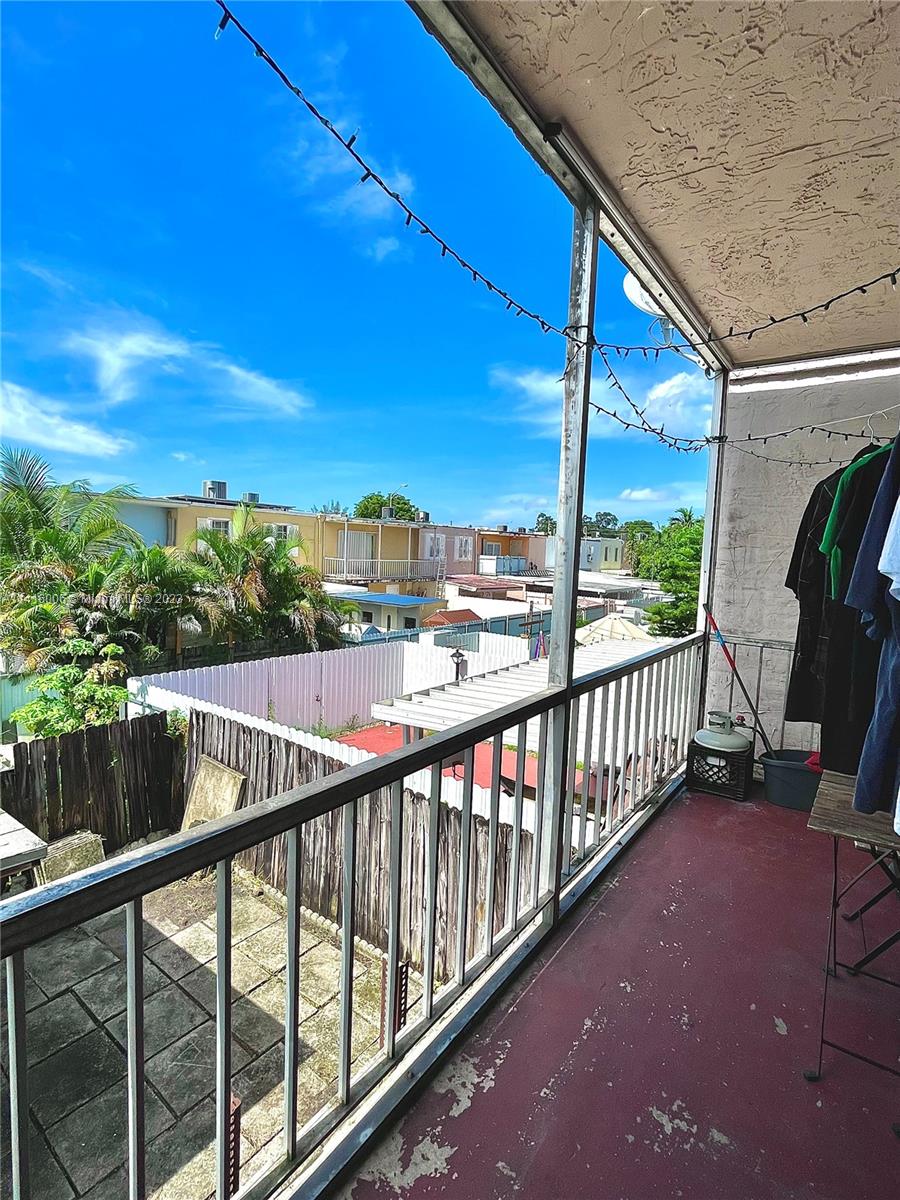 857 W 79th Pl