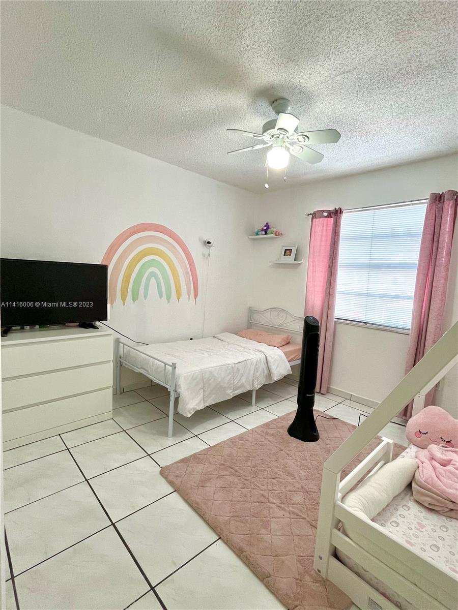 857 W 79th Pl