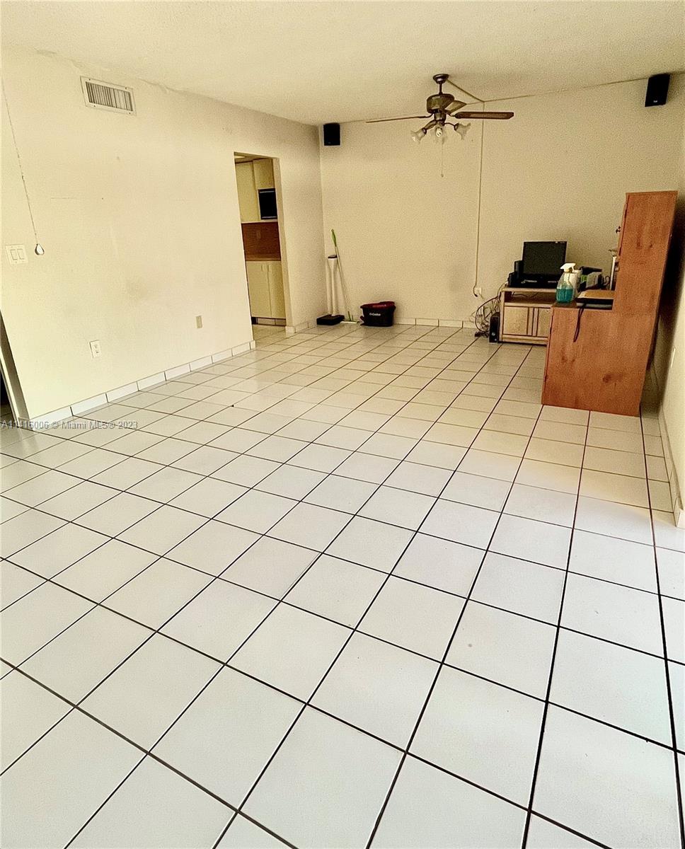 857 W 79th Pl