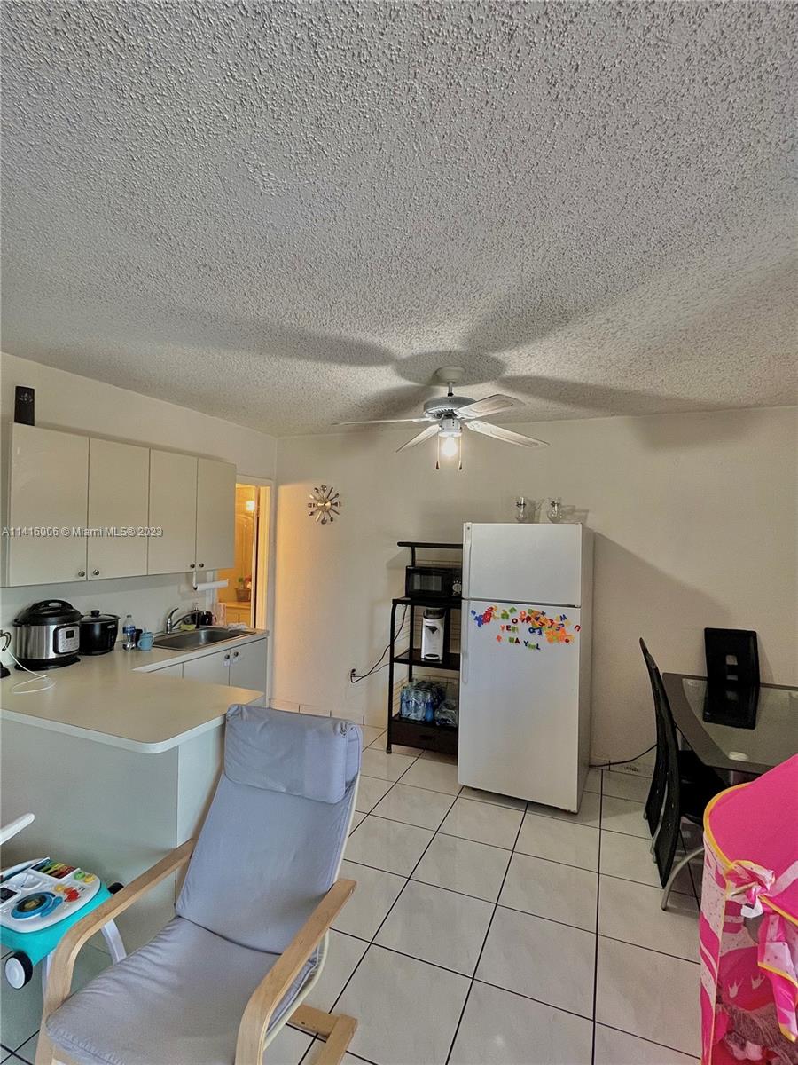 857 W 79th Pl