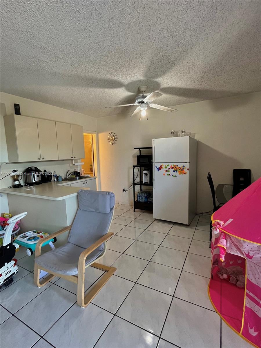 857 W 79th Pl