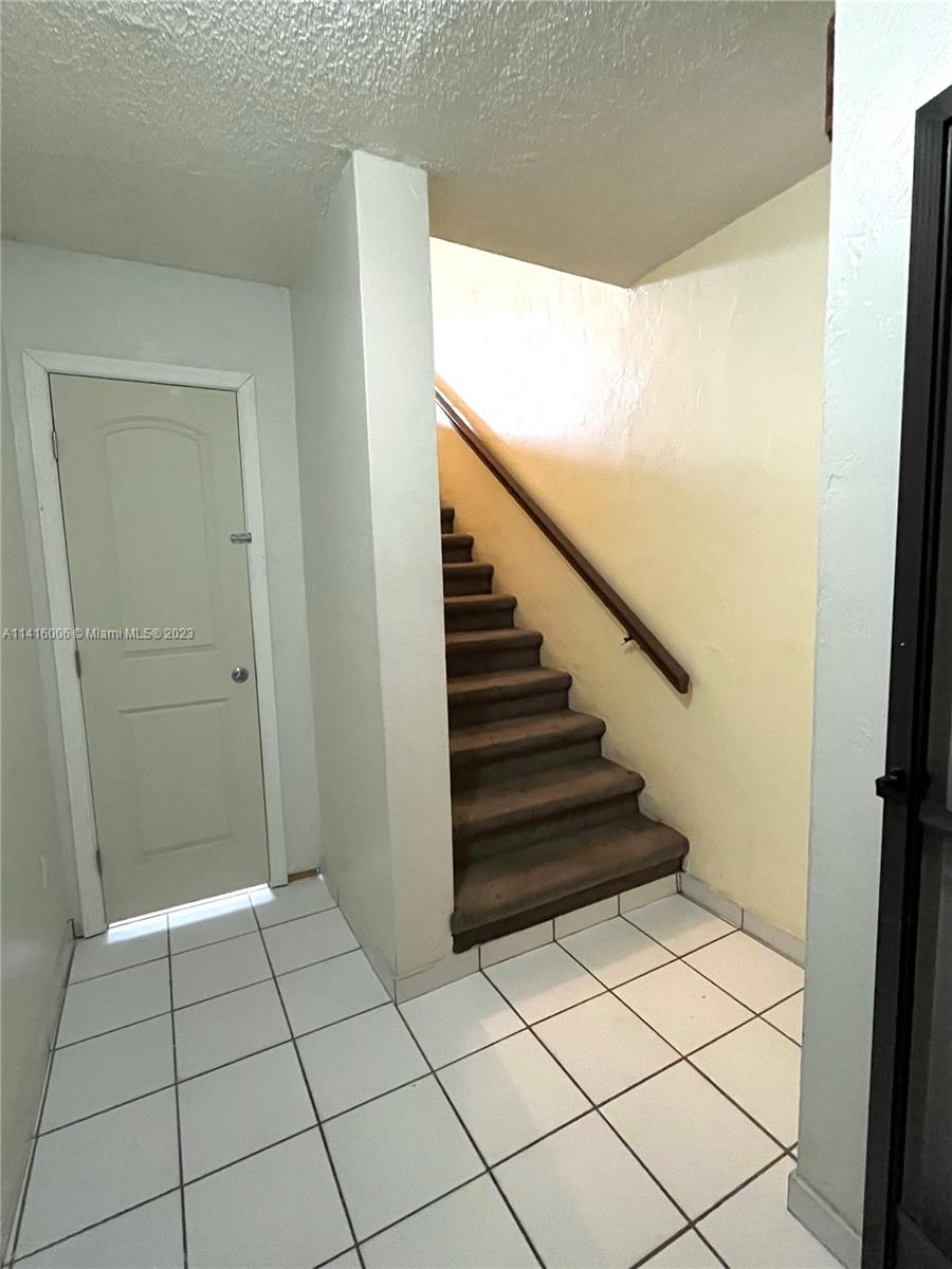 857 W 79th Pl