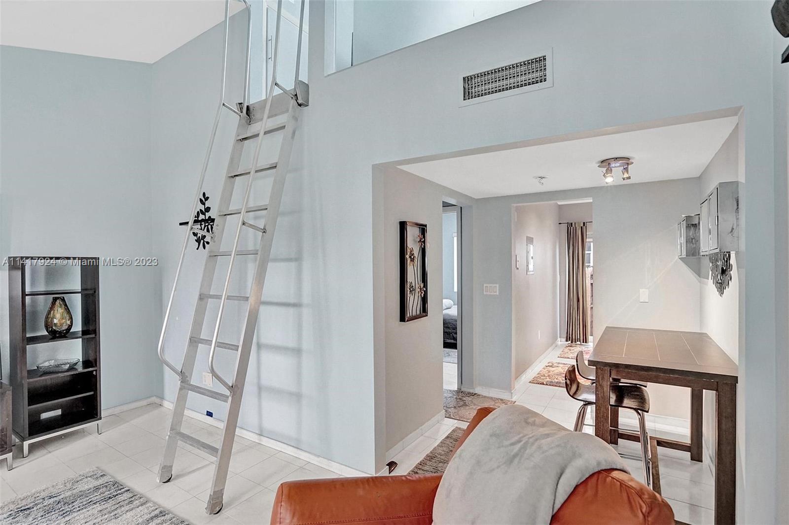 328 Euclid Ave # 106