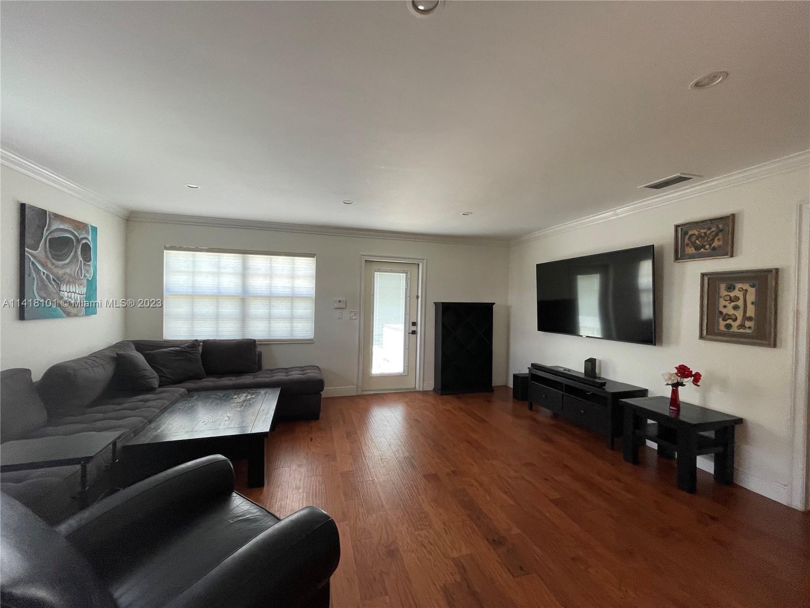 1525 Funston St