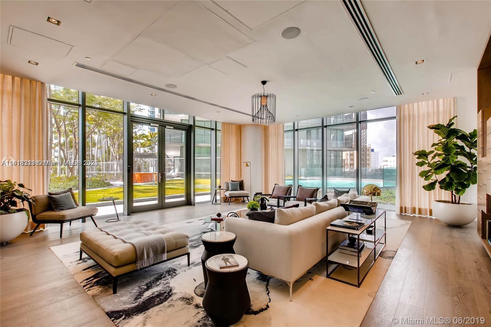 650 NE 32 St # 3605