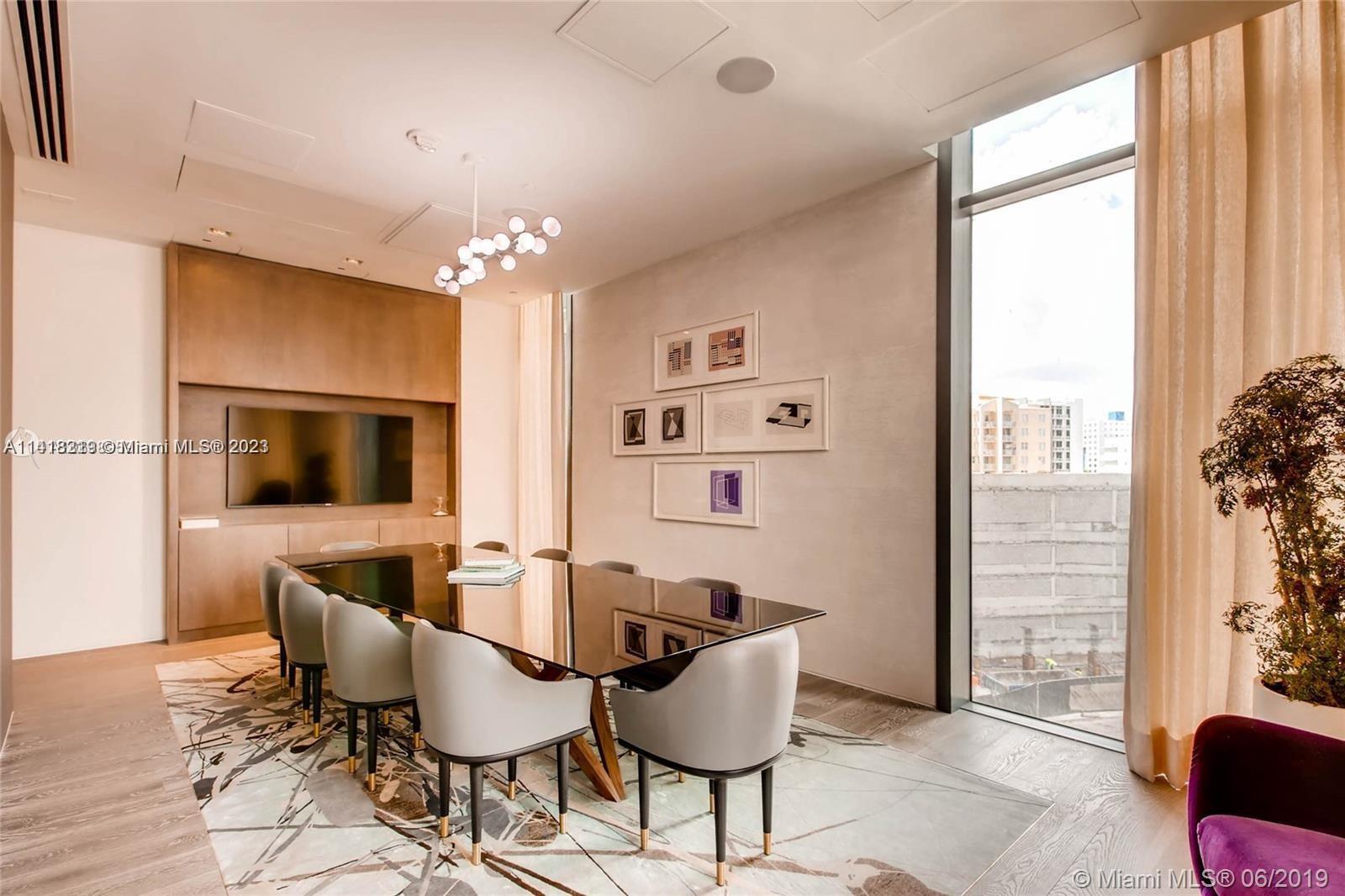 650 NE 32 St # 3605