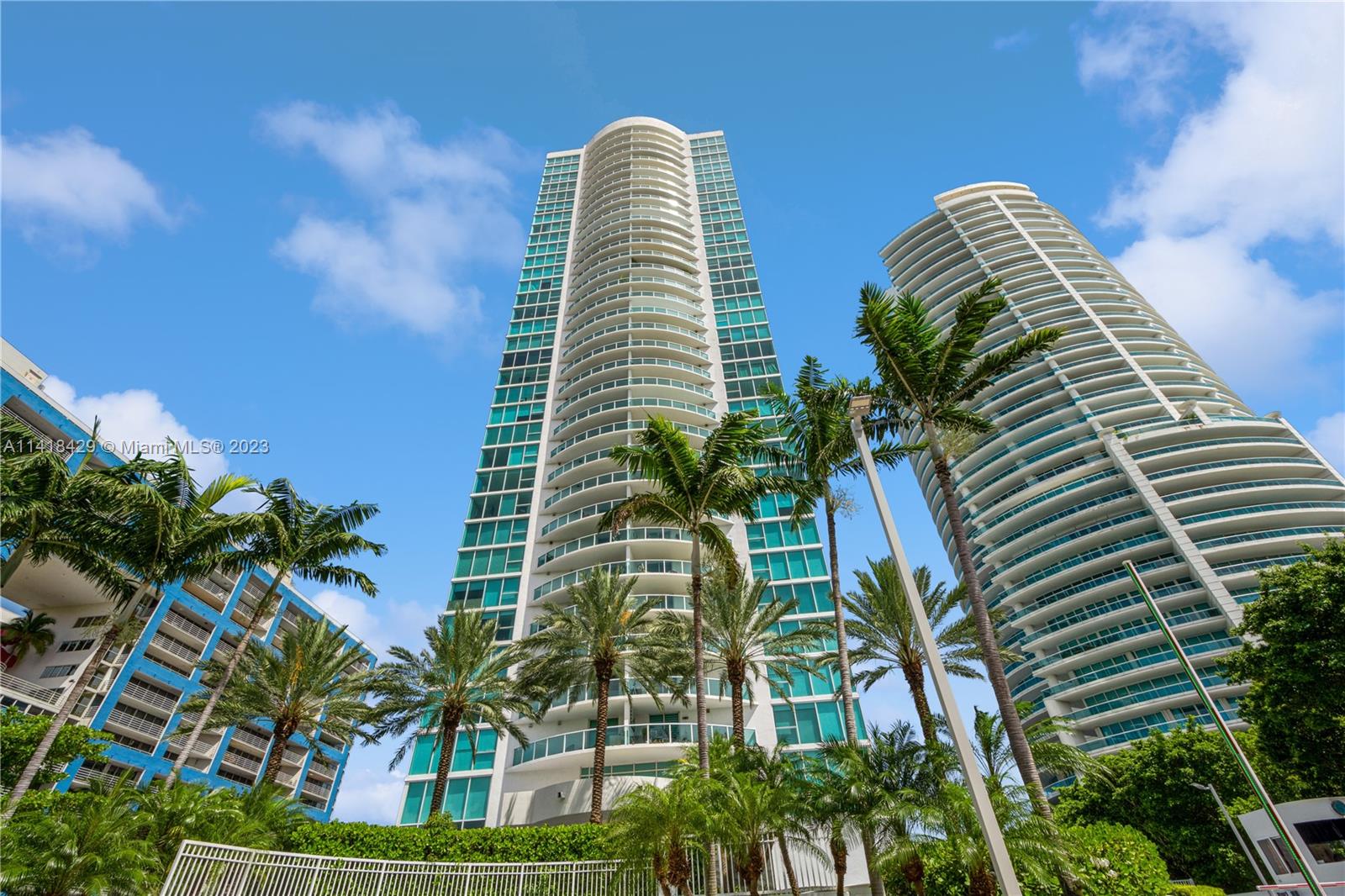2101 Brickell Ave Unit: 2106/2107