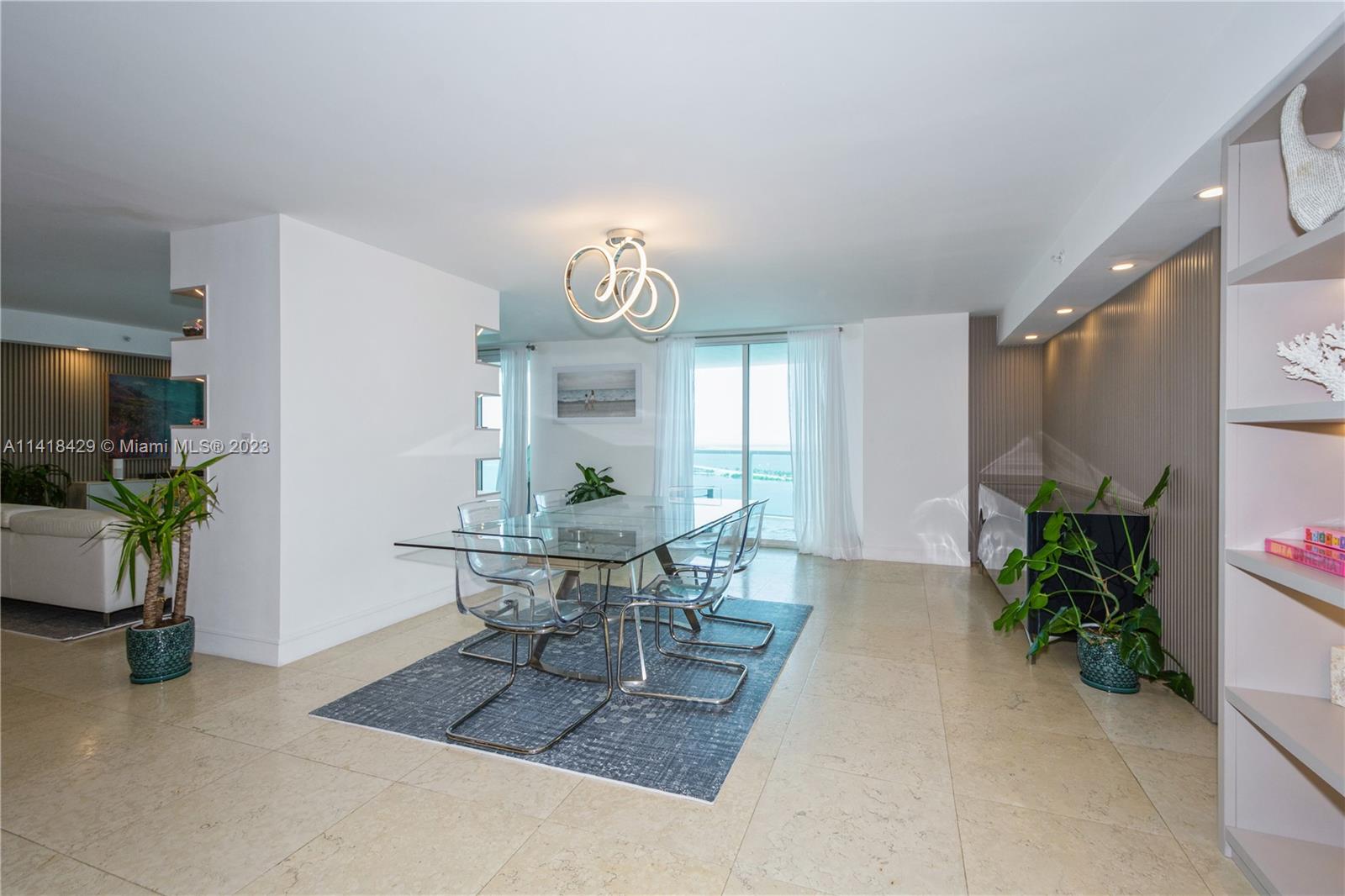 2101 Brickell Ave Unit: 2106/2107