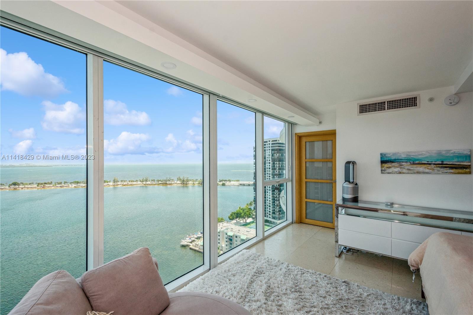 2101 Brickell Ave Unit: 2106/2107