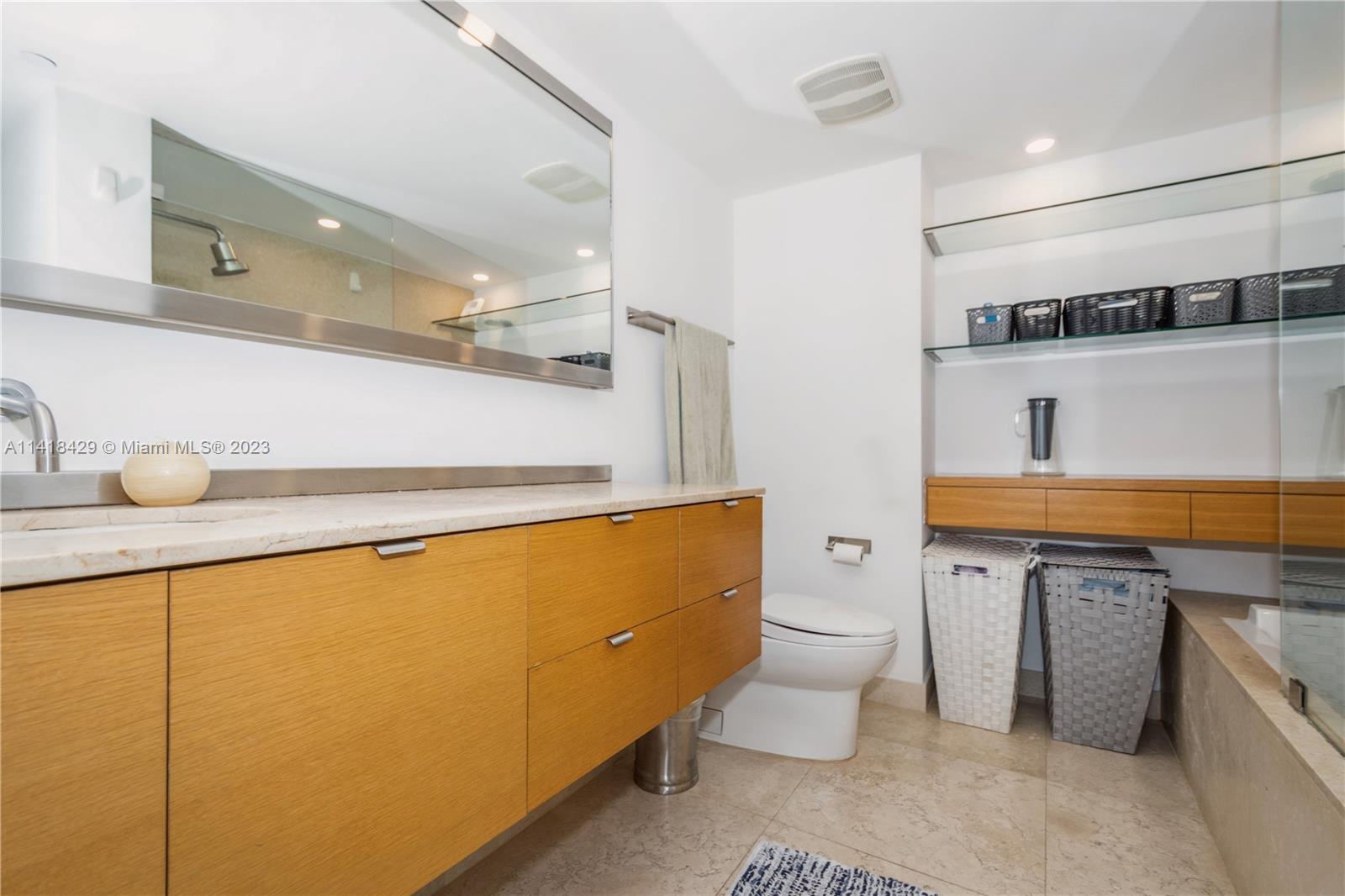 2101 Brickell Ave Unit: 2106/2107