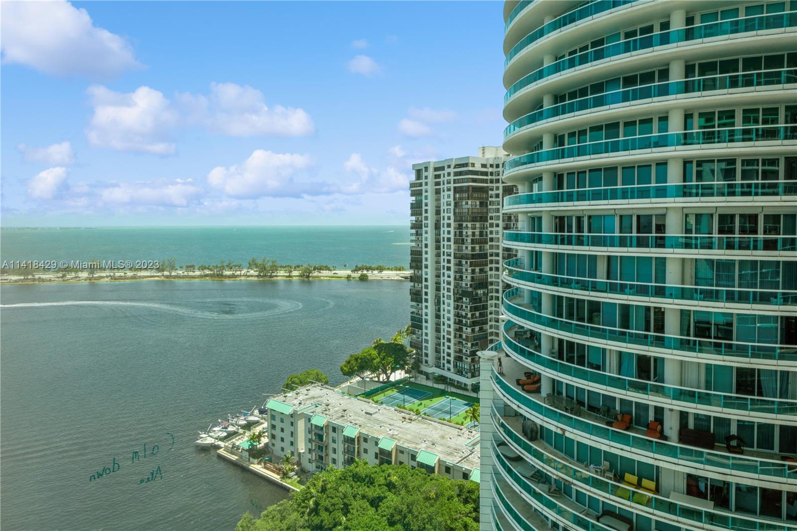2101 Brickell Ave Unit: 2106/2107