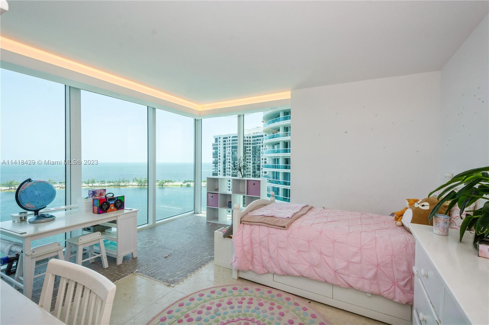 2101 Brickell Ave Unit: 2106/2107