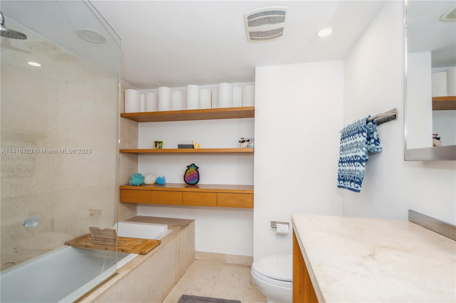 2101 Brickell Ave Unit: 2106/2107