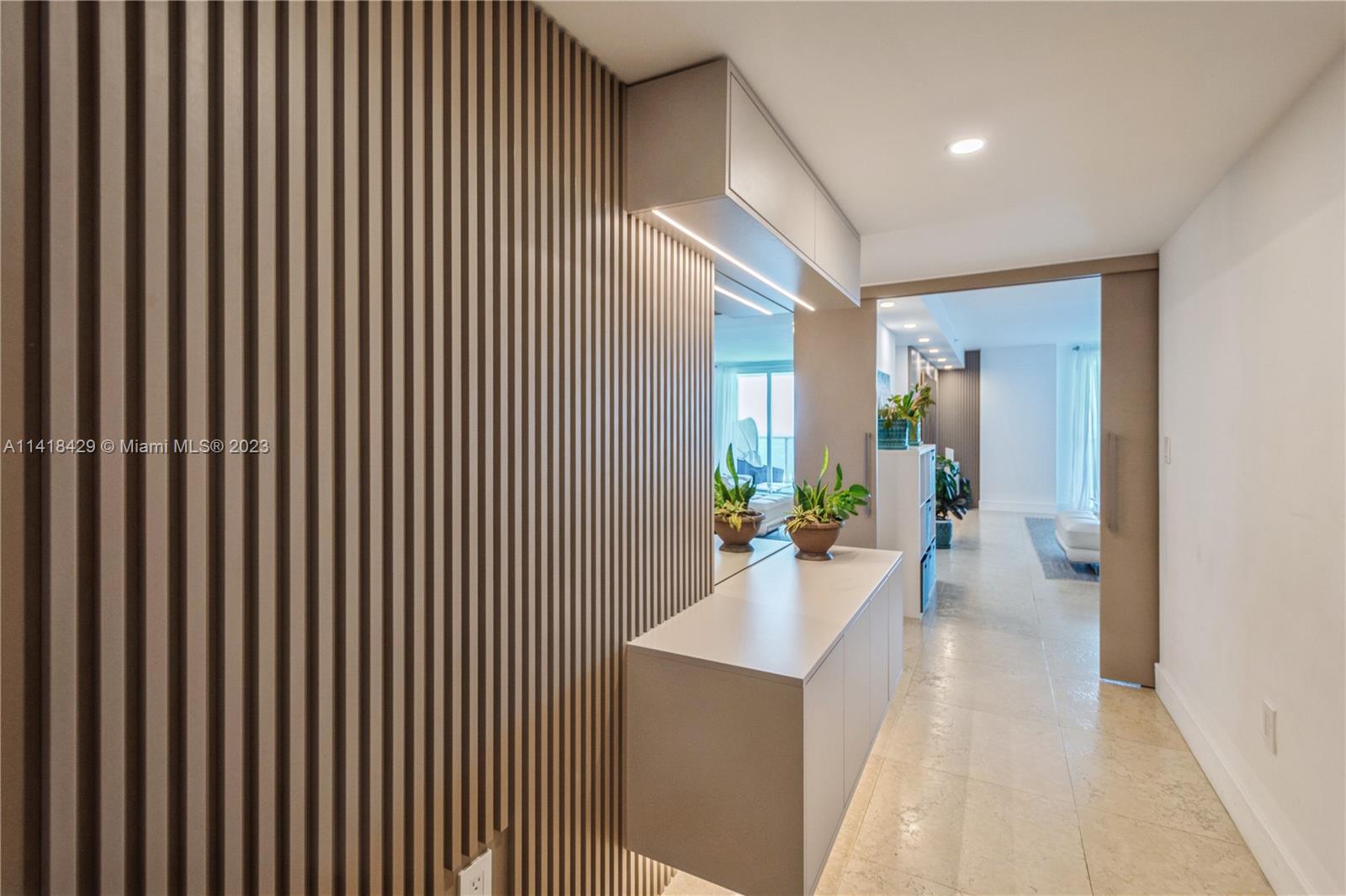 2101 Brickell Ave Unit: 2106/2107