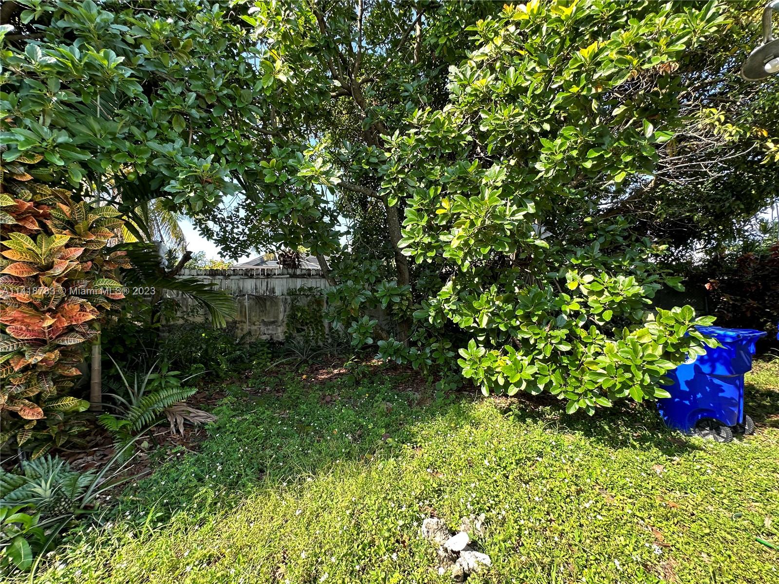 1886 SW 16th Ter