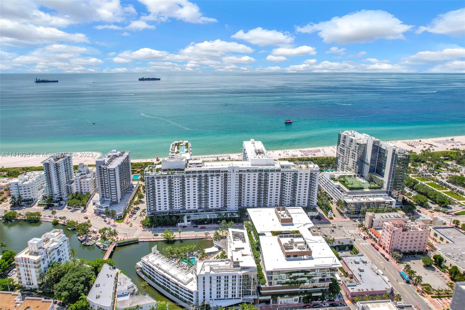 2301 Collins Ave # 1015