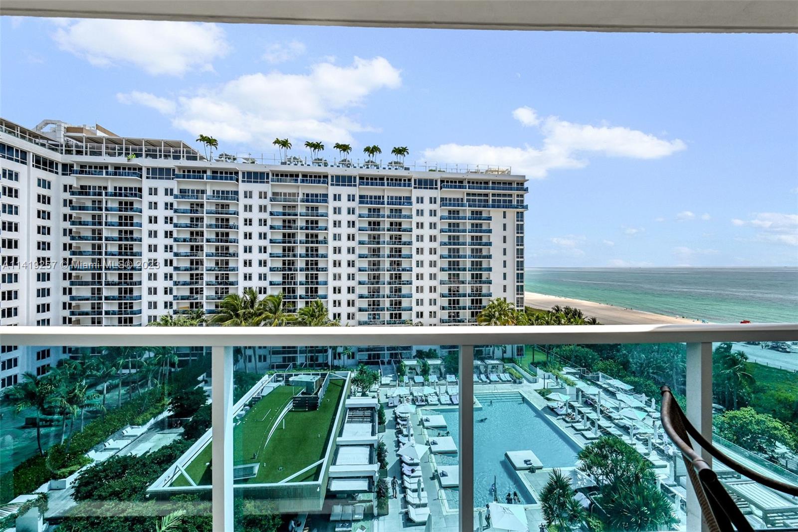 2301 Collins Ave # 1015