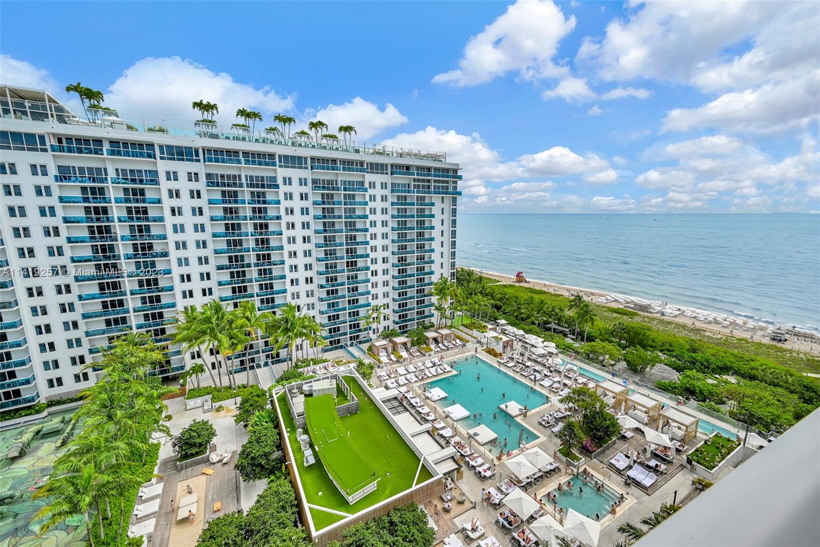 2301 Collins Ave # 1015