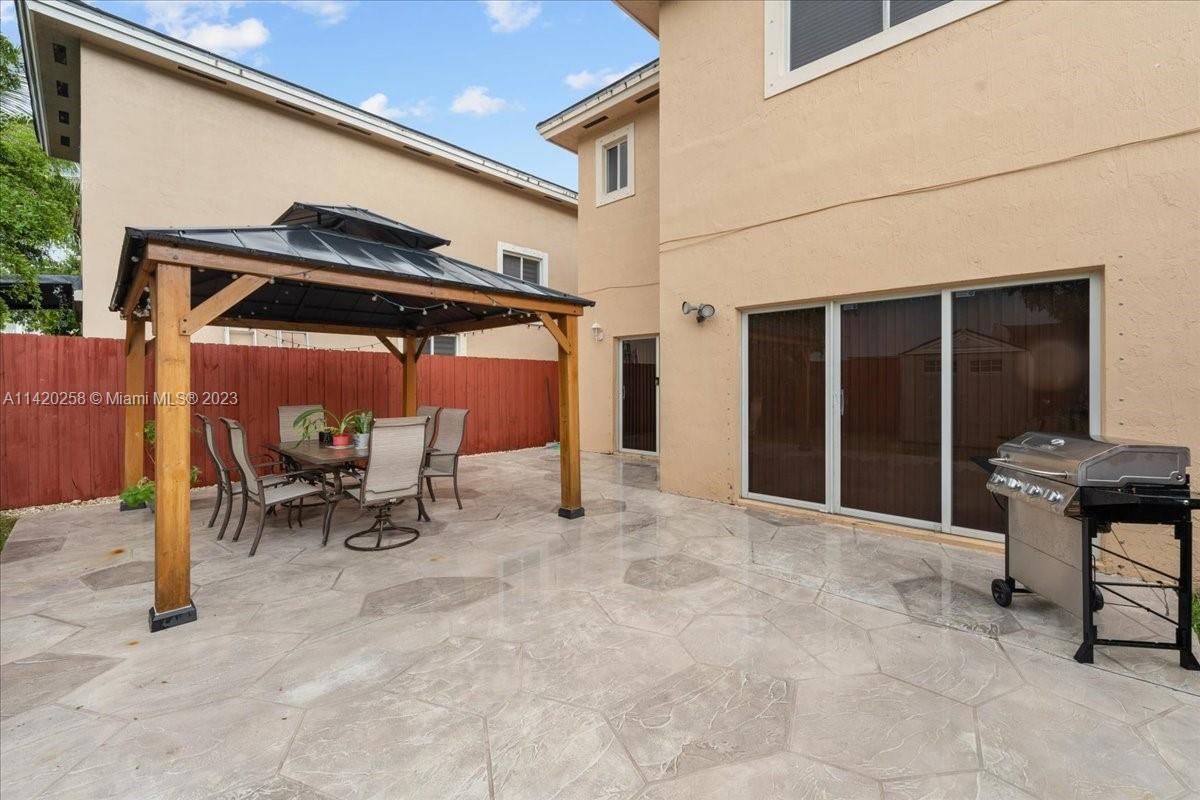 384 NE 34th Ter
