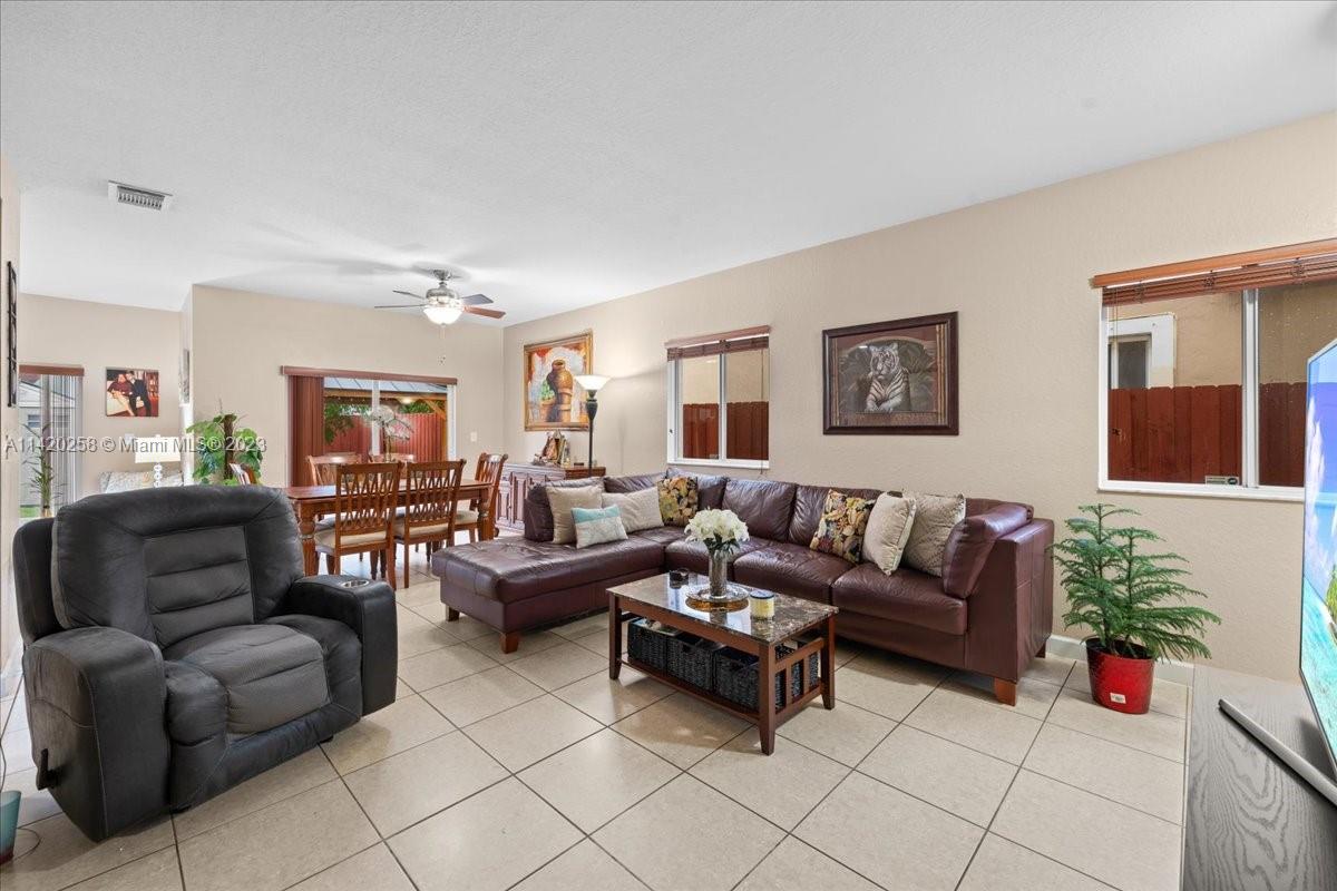 384 NE 34th Ter