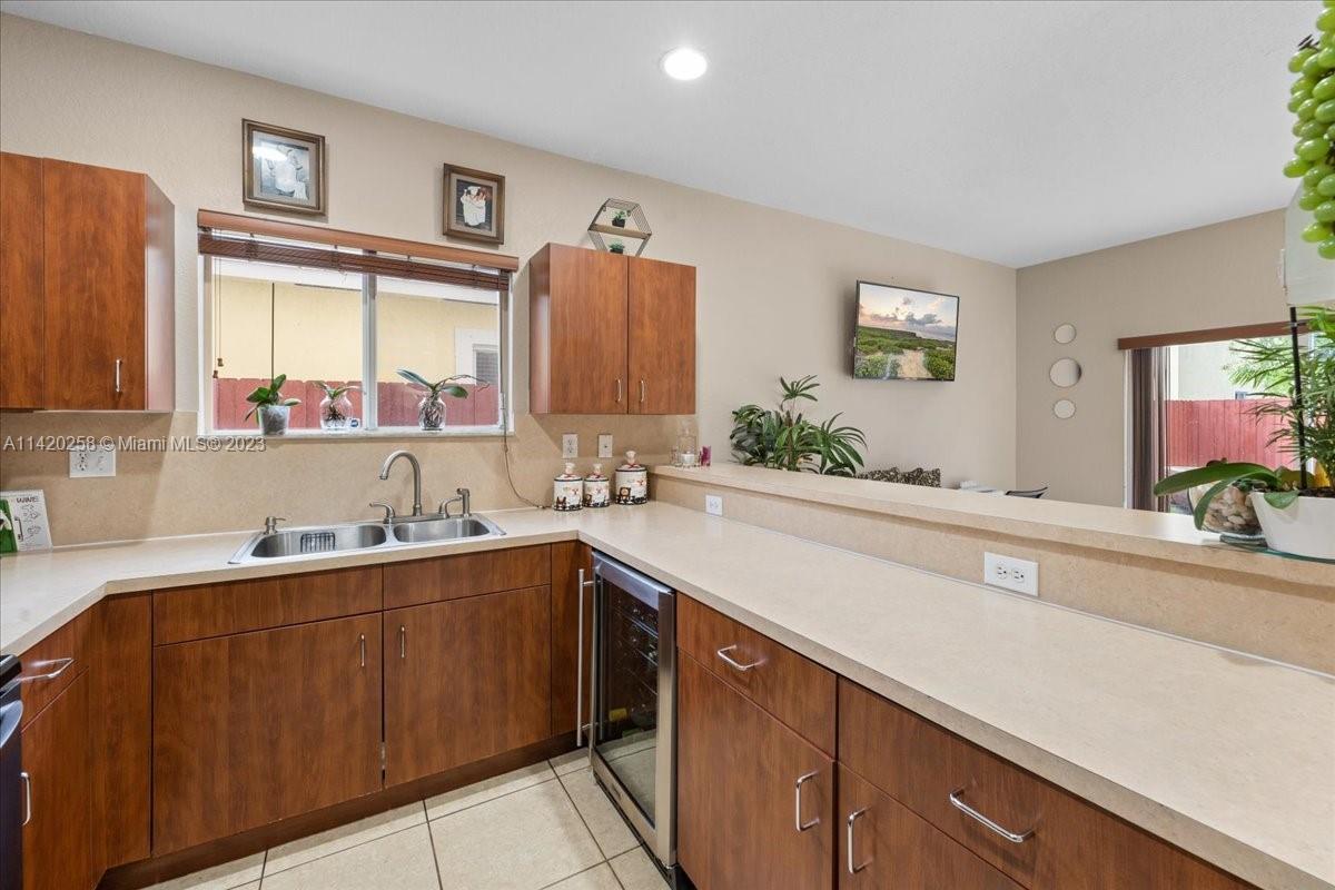 384 NE 34th Ter