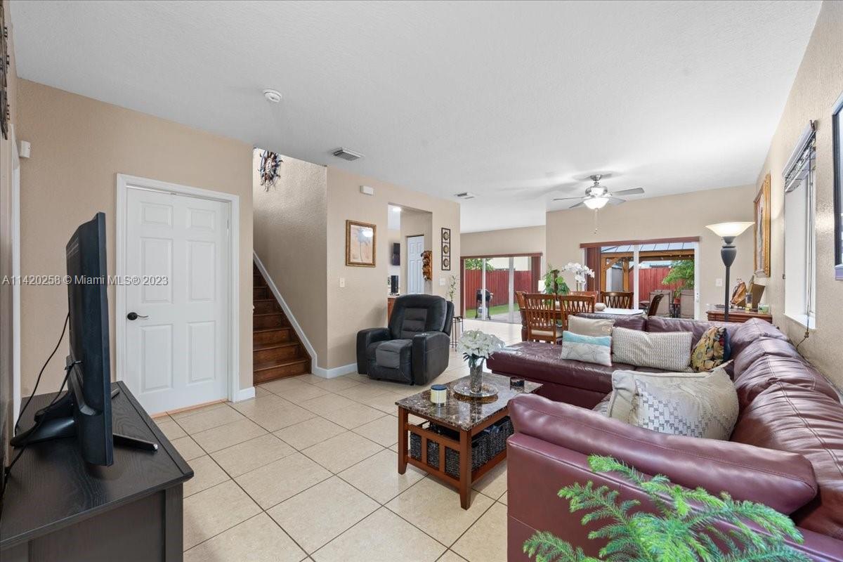 384 NE 34th Ter