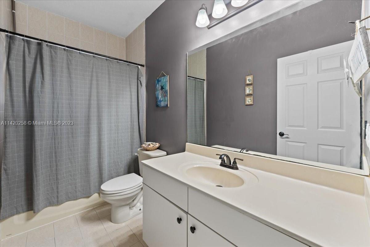 384 NE 34th Ter