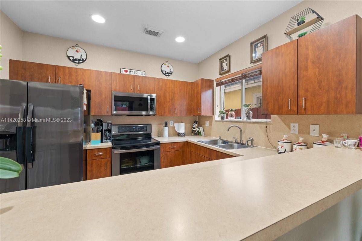 384 NE 34th Ter