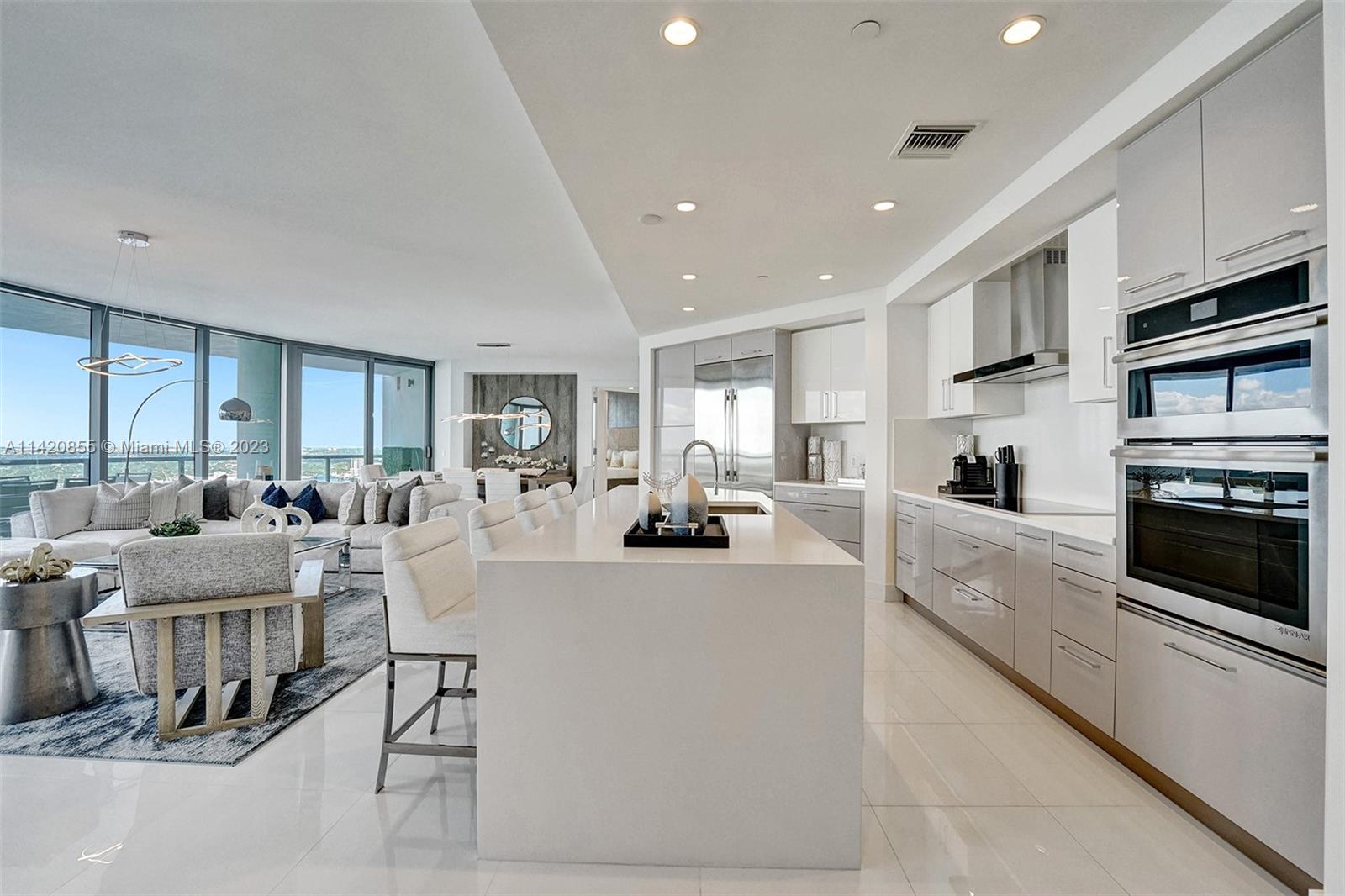 100 E Las Olas Blvd # 3703