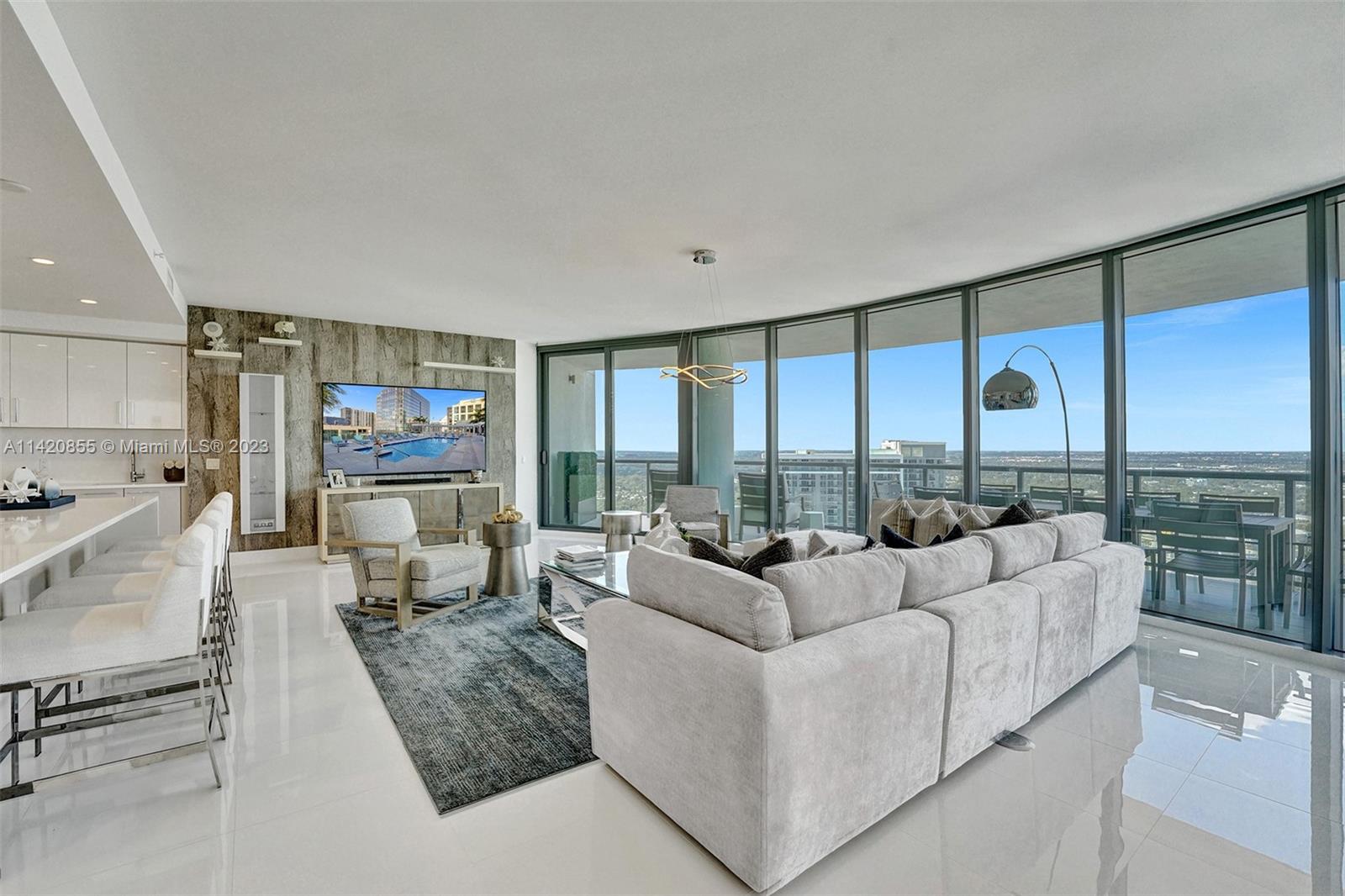 100 E Las Olas Blvd # 3703