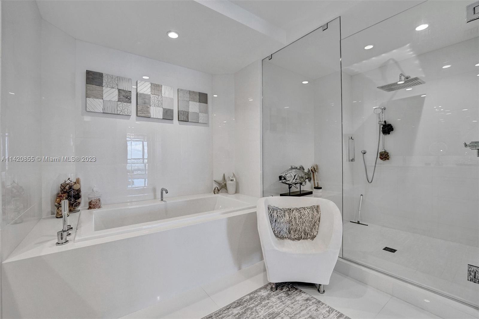 100 E Las Olas Blvd # 3703