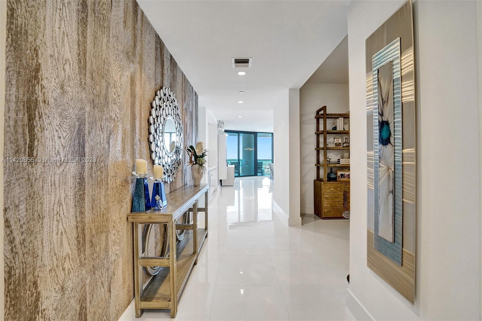 100 E Las Olas Blvd # 3703