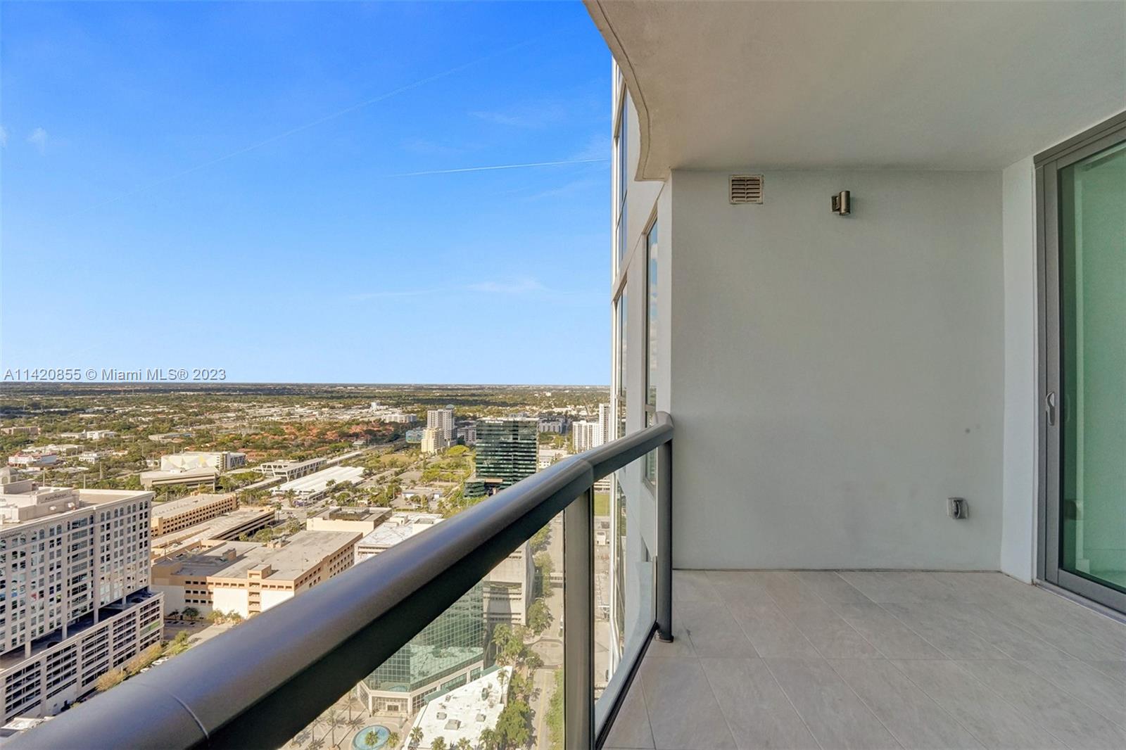 100 E Las Olas Blvd # 3703