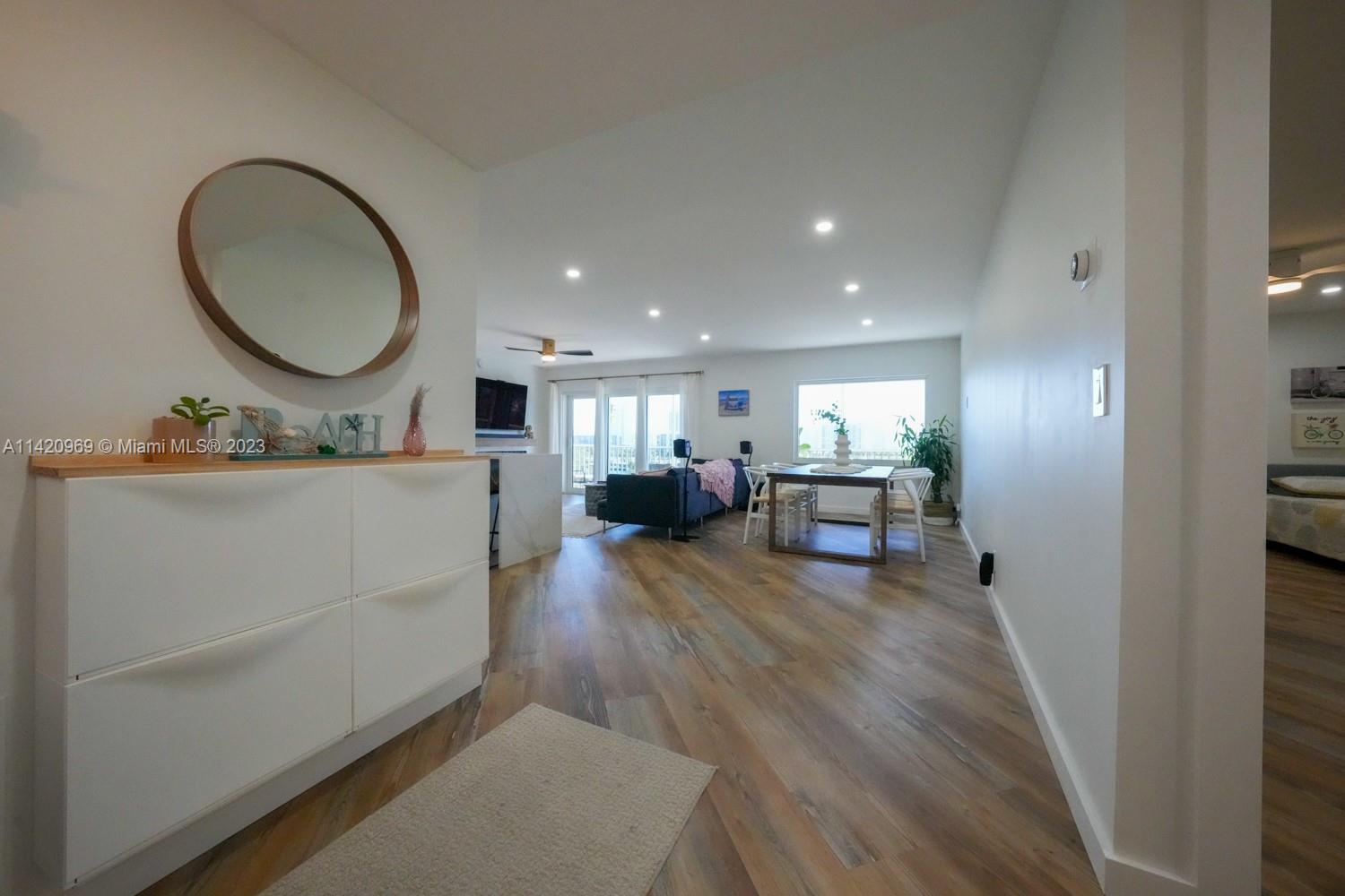 200 Diplomat Pkwy # 820
