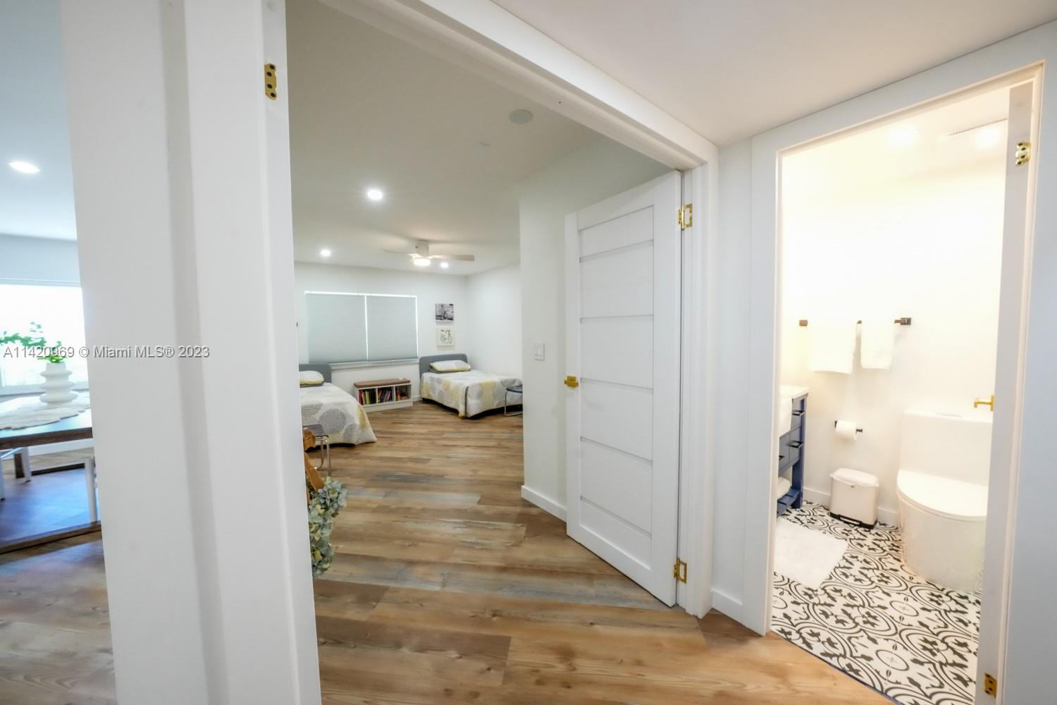 200 Diplomat Pkwy # 820
