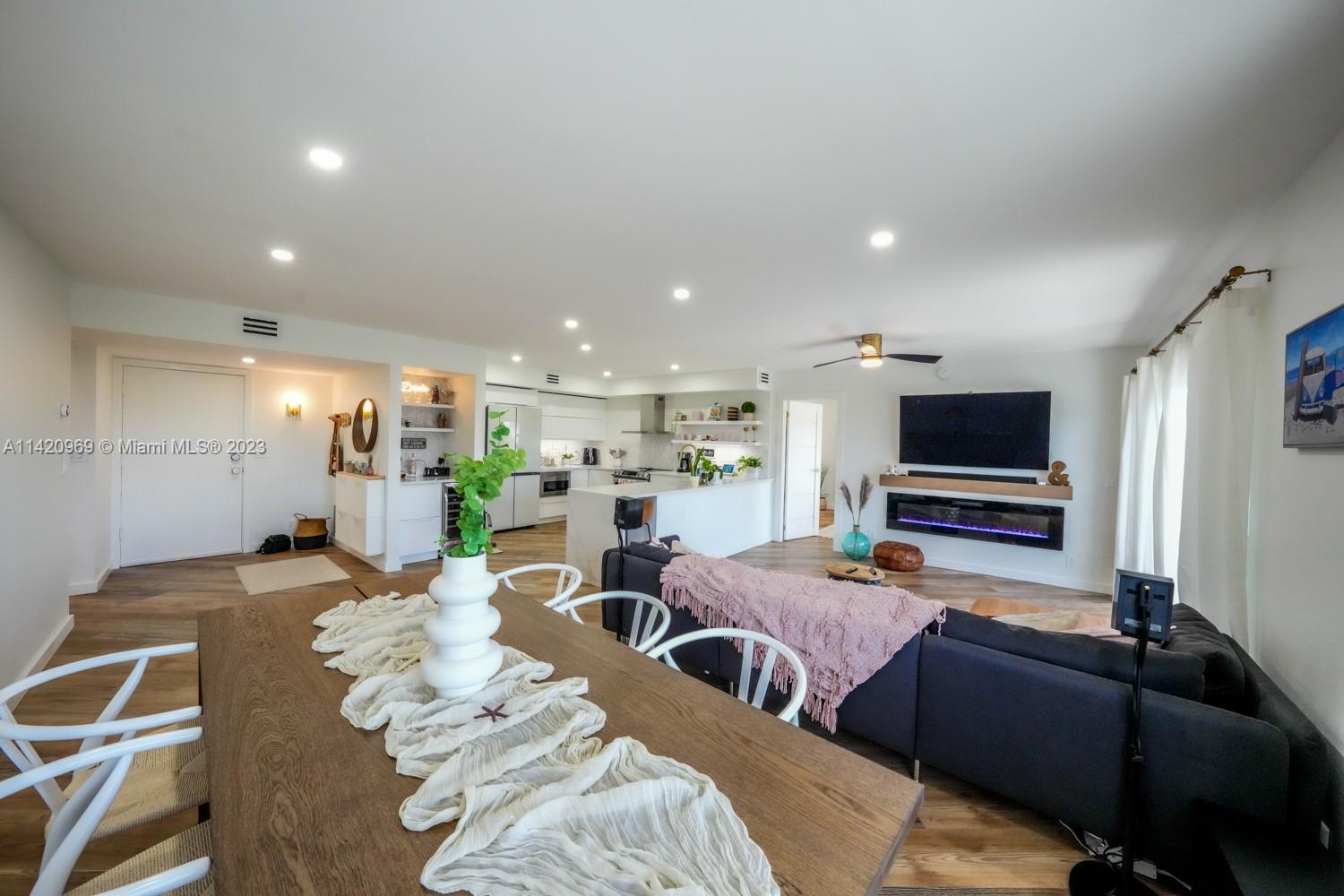200 Diplomat Pkwy # 820