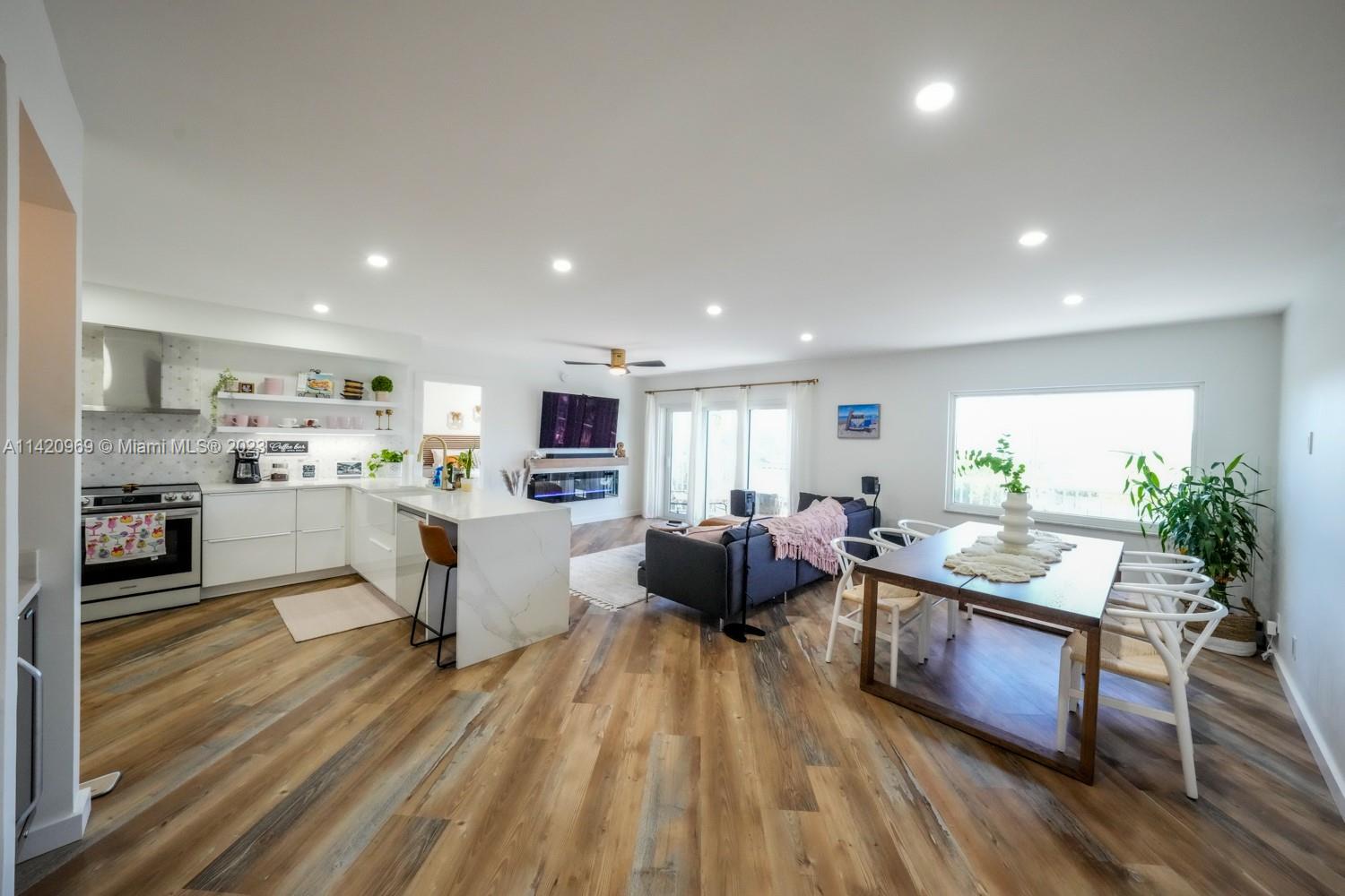 200 Diplomat Pkwy # 820