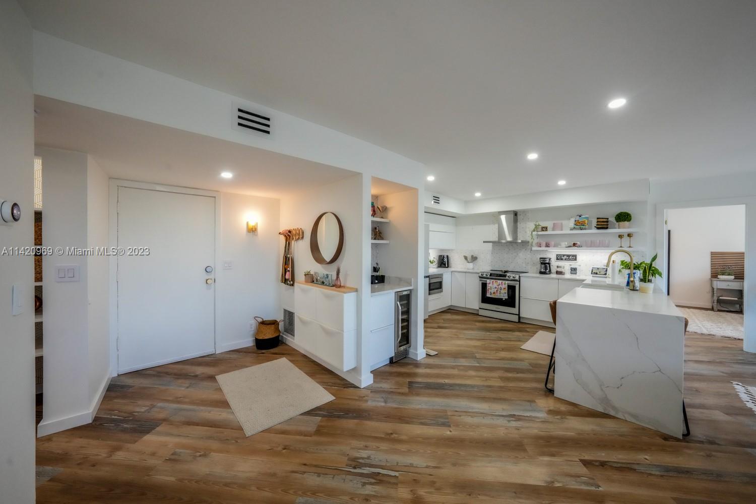 200 Diplomat Pkwy # 820