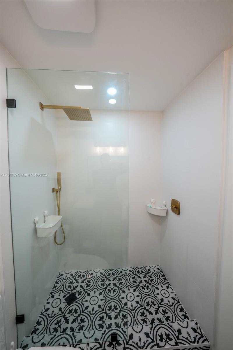 200 Diplomat Pkwy # 820