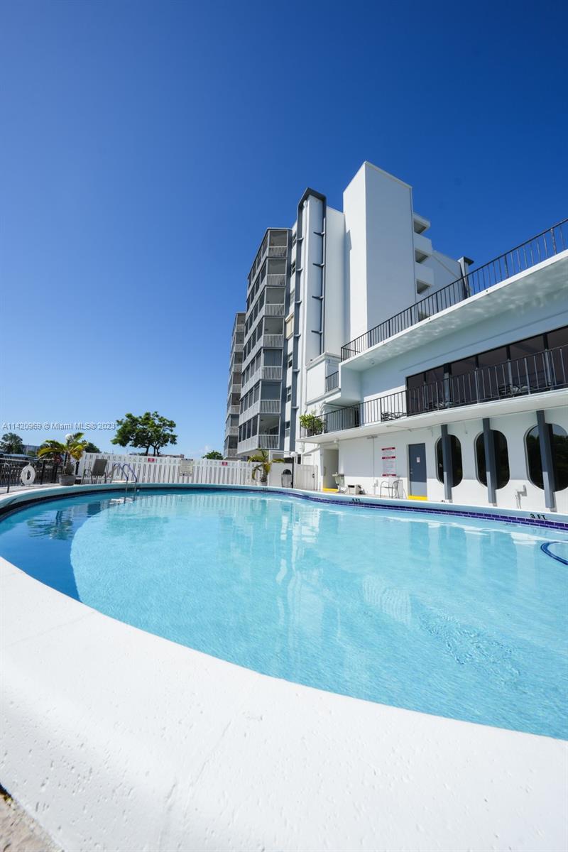 200 Diplomat Pkwy # 820